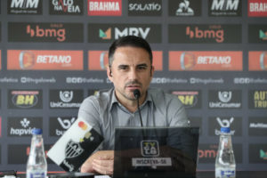 Rodrigo Caetano é o nome mais forte para assumir o futebol do Vasco