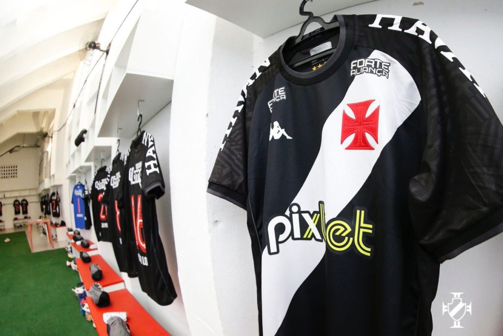 Vasco acertou com mais dois patrocinadores para a camisa