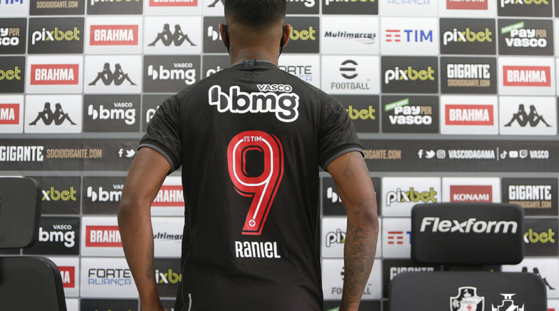 Raniel estava no Santos, antes de fechar com o Vasco
