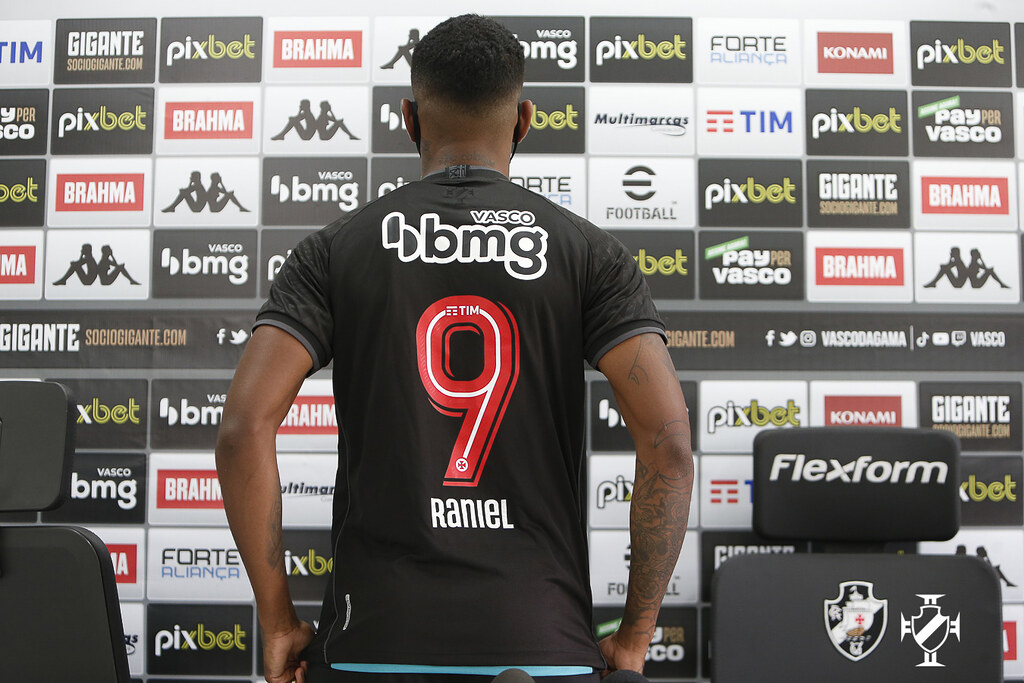 Raniel marcou o primeiro gol do Vasco na partida