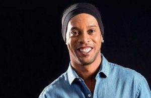 Ronaldinho é patrocinador do Vasco