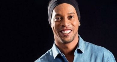 Ronaldinho é patrocinador do Vasco