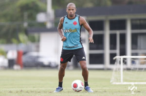O lateral Edimar deixou o Vasco e acertou com o CRB