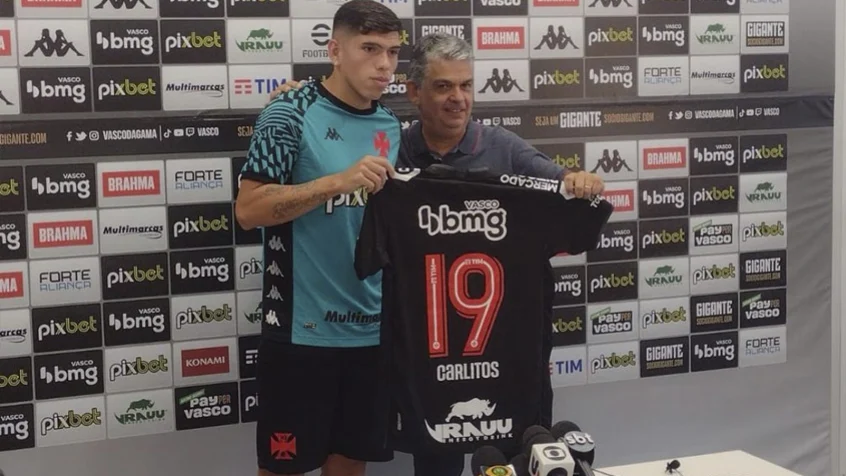 Carlos Palacios em sua coletiva de apresentação no Vasco