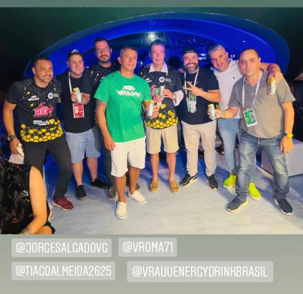 Salgado curtindo o Carnaval na Sapucaí