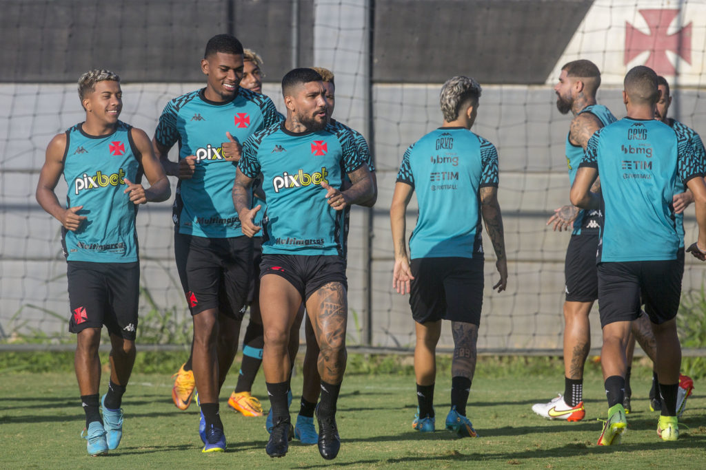 Vasco treinando 