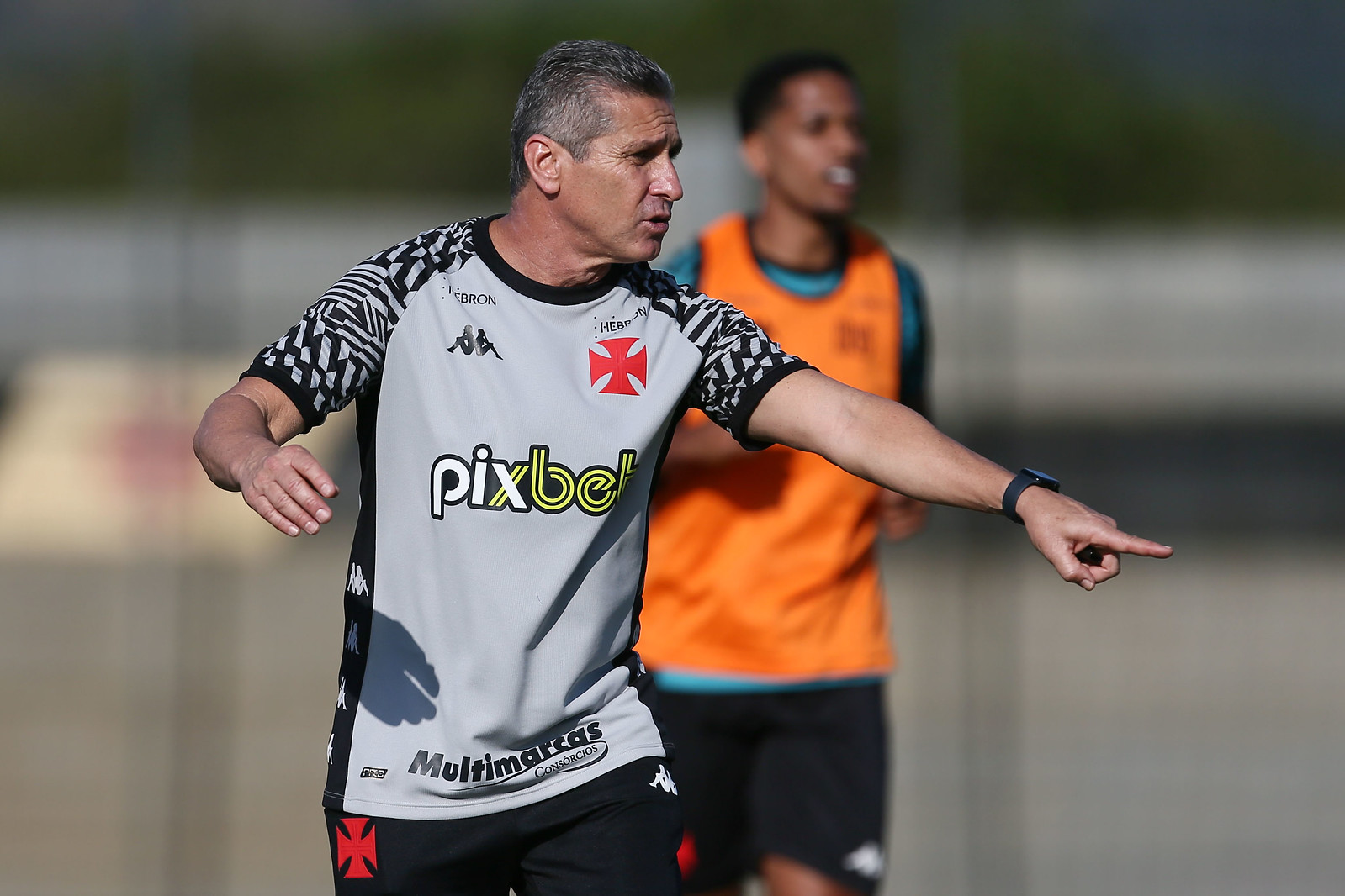 Landim vai pagar R$1,8 mi para craque fechar com Flamengo