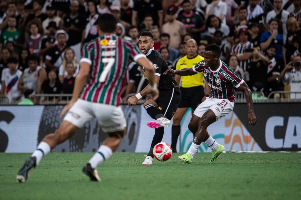 Dimitri Payet contra o Fluminense