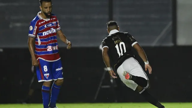 Payet marca para o Vasco contra o Fortaleza