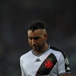 Payet, do Vasco é questionado por Edmundo.