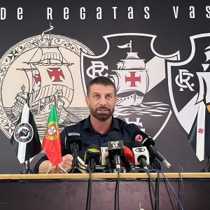 Pedrinho define novo técnico do Vasco