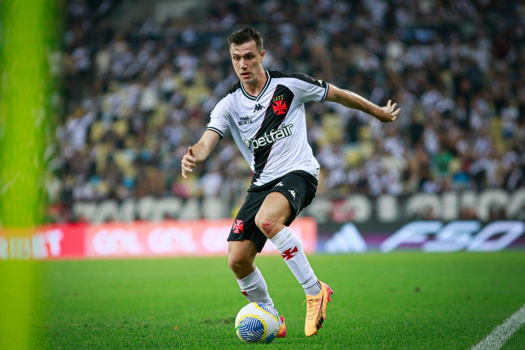 Lucas Piton, lateral do Vasco; próximos jogos do Vasco