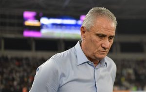 Tite fala sobre Payet e Coutinho