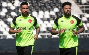 Jair e Paulinho voltam a jogar no Vasco