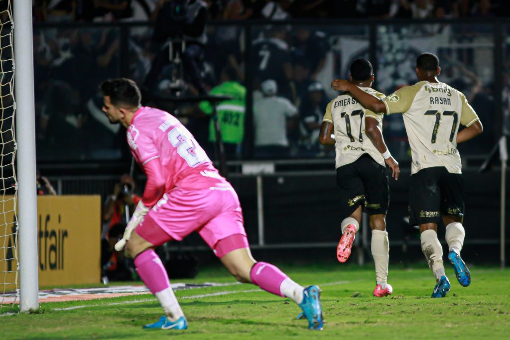 Vasco pode vender Rayan em breve