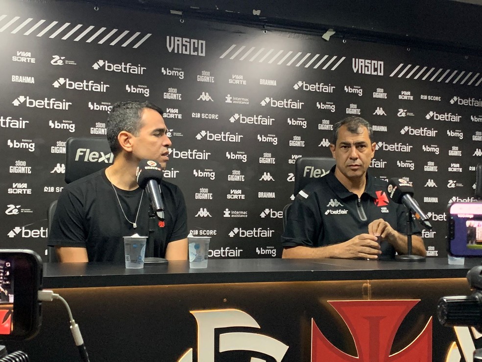 Fábio Carille é apresentado no Vasco