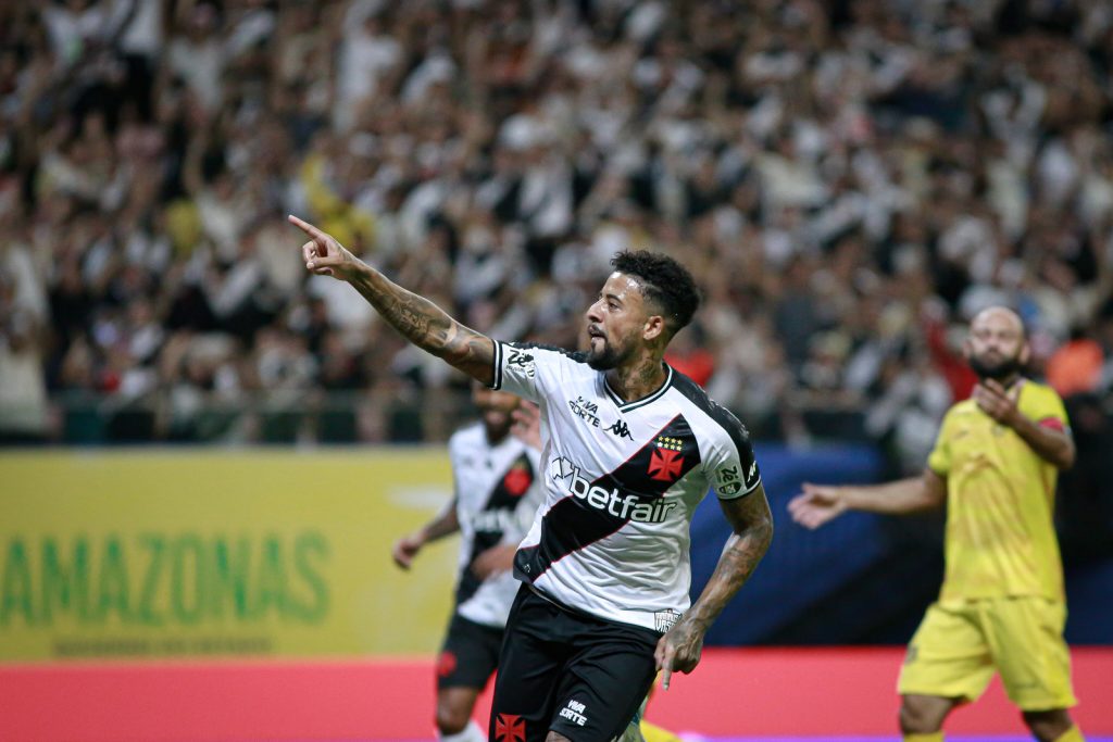 Paulinho, meio-campo do Vasco