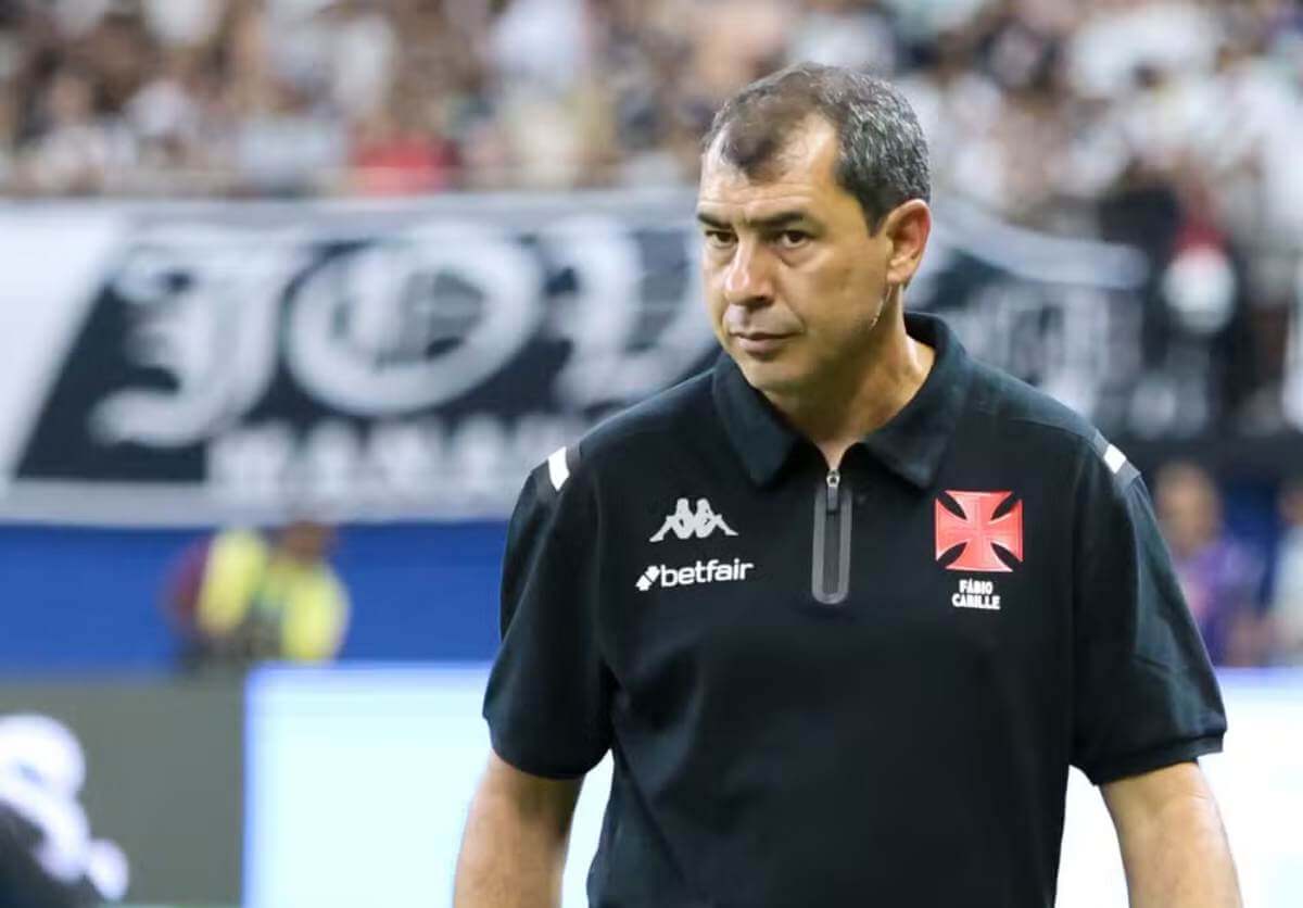 Carille aponta questão a ser corrigida antes de clássico entre Flamengo x Vasco.