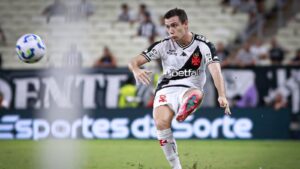 Lucas Piton será poupado. Foto: Matheus Lima/Vasco.