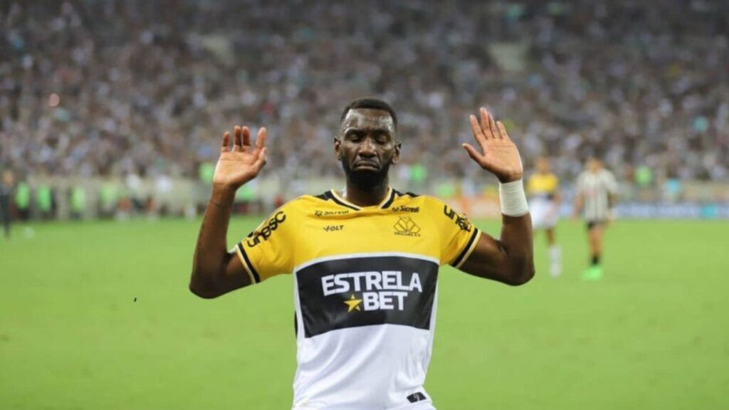 Bolasie é velho algoz do Vasco. Foto: Celso da Luz, Criciúma E.C.