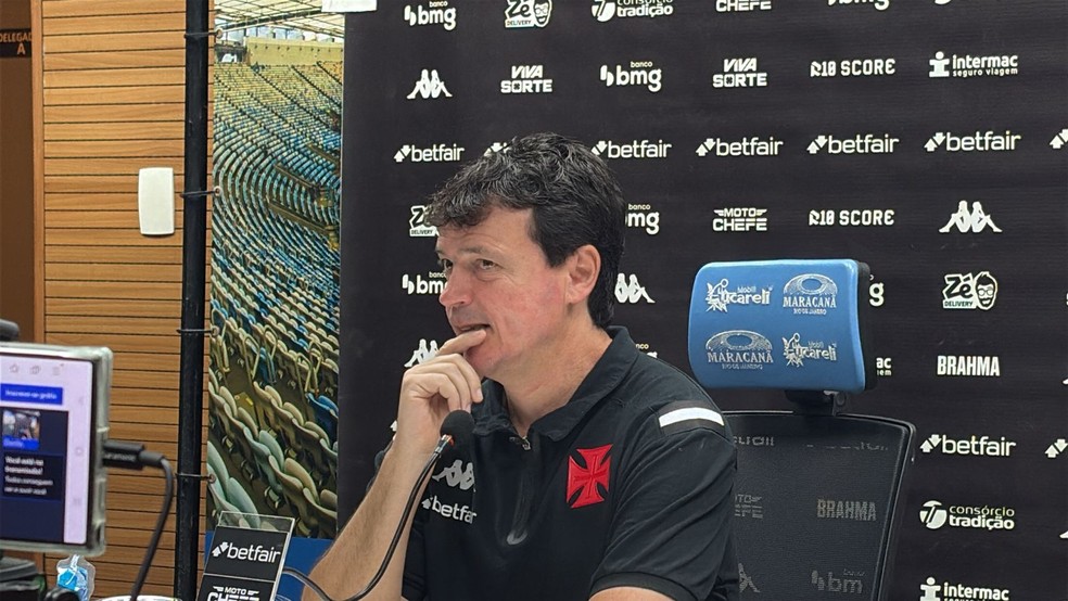 Fernando Diniz fala após jogo do Vasco