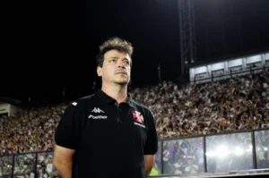 diniz no vascaino.net em foto de matheus lima e reportagem de alvaro tallarico