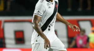 luiz gustavo vasco em foto de matheus lima vascaino.net em reportagem de alvaro tallarico