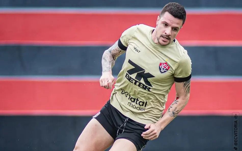 Renato Kayzer em treino do Vitória (Foto: Victor Ferreira / EC Vitória)