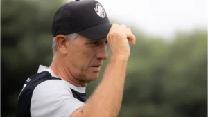 Renato Gaúcho é colocado na mesa e agita o Vasco. Foto: Dikran Sahagian