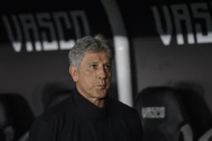 Foto: Thiago Ribeiro/AGIF - Renato Gaúcho ganha reforço de meia no Vasco.